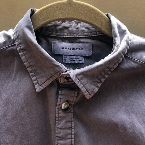 Men’s urban outfitters button down XS - Picture 2 of 3
